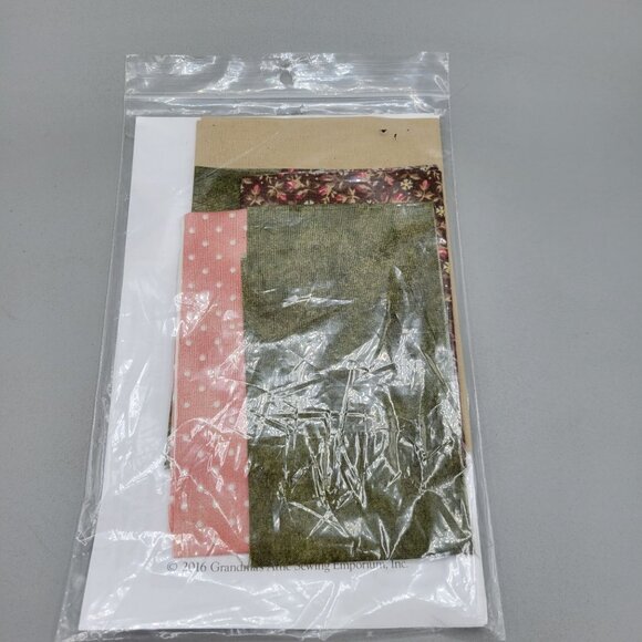 Stories Of Old Oregon Towns and Founders II Umatilla Rolling Stone Quilt Kit - Picture 2 of 2